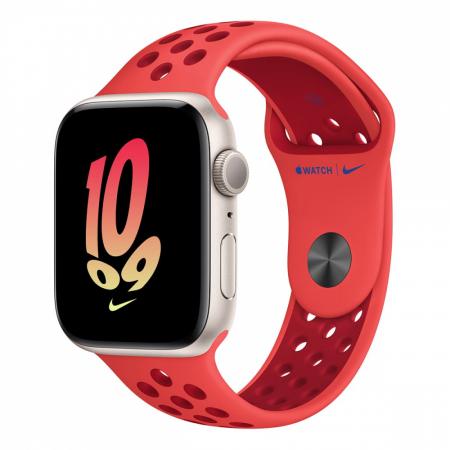 Apple Watch Nike SE (2022), 44 мм корпус из алюминия цвета «Starlight», ремешок Nike Sport Band размера S/M цвета «Bright Crimson/Gym Red»
